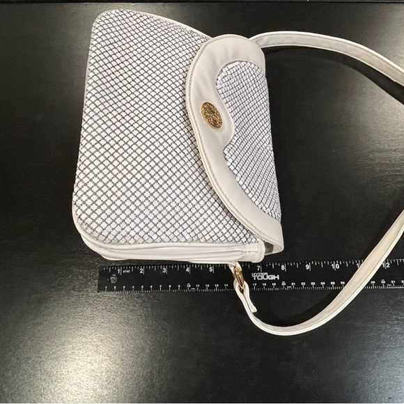 Like New! Vintage 1920’s 30’s WHITING & DAVIS Pearl White Mesh Shoulder Bag - Picture 13 of 16
